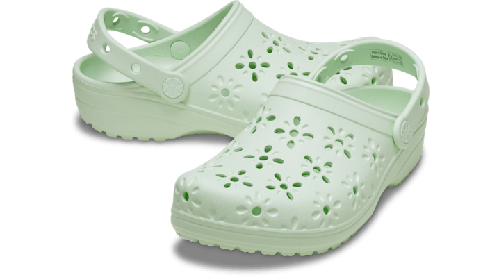 Crocs unisex Classic Floral Cut-Out Clogs Jade Tint - 210927-3YH