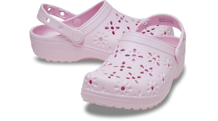 Crocs unisex Classic Floral Cut-Out Clogs Pink Milk - 210927-6ZW