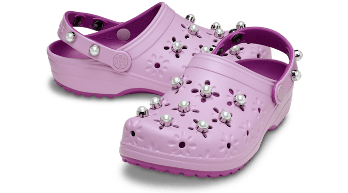 Crocs unisex Classic Floral Cut Out Elevated Clogs Hydrangea - 211183-5BX
