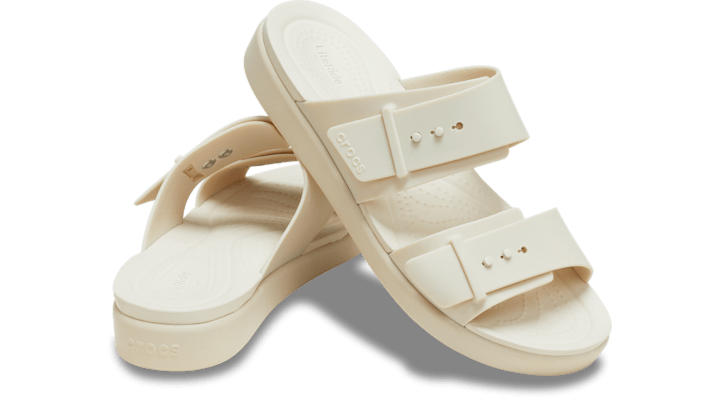 Crocs | Women | Brooklyn Buckle Low Low | Sandals | Sandstone | - 211215-0LH