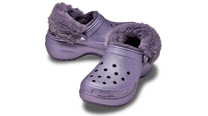 Crocs | Women | Classic Platform Fuzz Lined Glitter | Clogs | Nightshade | - 211922-5CI