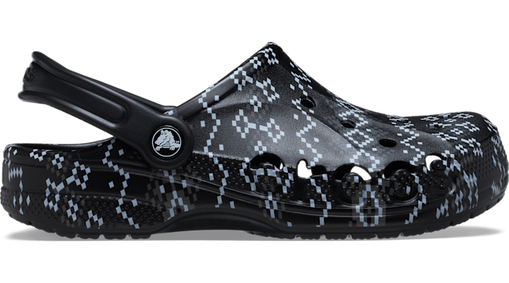 

Baya Holiday Graphic Clog