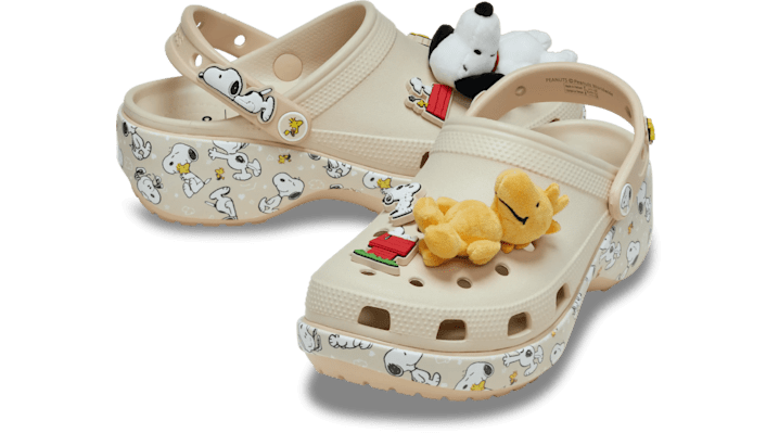 Crocs | Women | Peanuts Classic Platform | Clogs | Multi | - 212118-90H