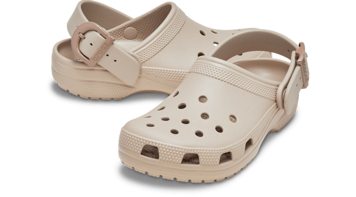 Crocs unisex Classic Enamel Buckle Clogs Dulcé - 213347-2NM