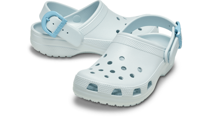 Crocs unisex Classic Enamel Buckle Clogs Vapor Ice - 213347-5EA