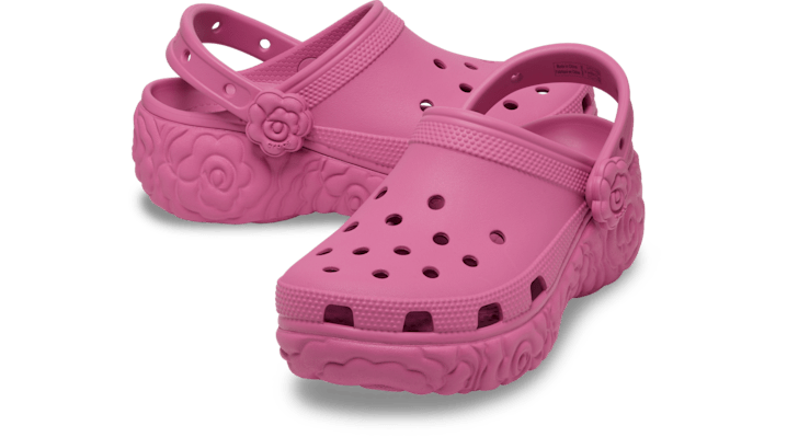 Crocs | Women | Classic Platform Bloom | Clogs | Quiet Rose | - 213447-1BE