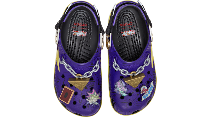 Crocs | Unisex | Yu-Gi-Oh! Yami Yugi Classic  | Clogs | Lila | 42