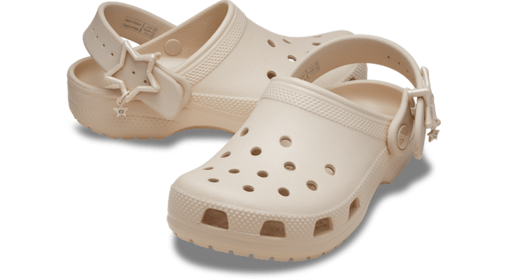 Crocs  Clogs (Shoes) Classic Star Buckle Clog K  (girls) - 213941-2MC