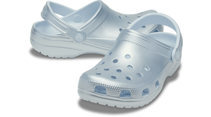 Crocs unisex Classic Tinted Metallic Clogs Sky Ice - 214010-5EW