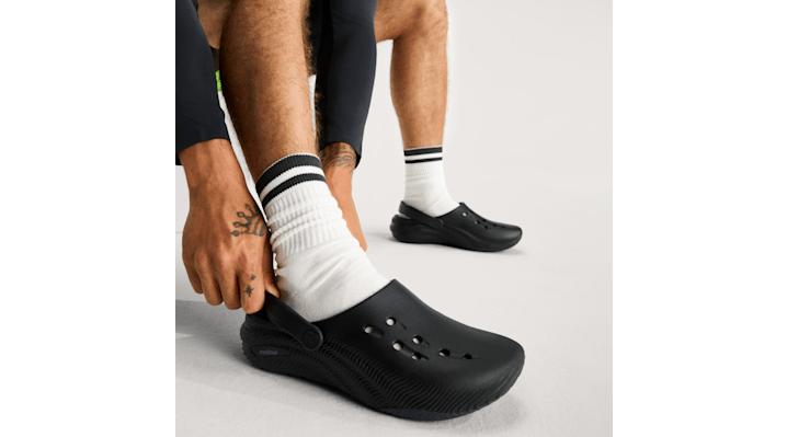 Crocs | Unisex | Mellow 2 Recovery | Clogs | Black/Carbon | - 214289-0TP
