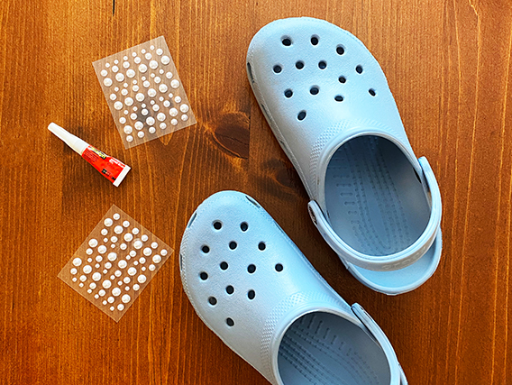 Glue for crocs online