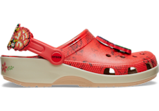 47 street online crocs