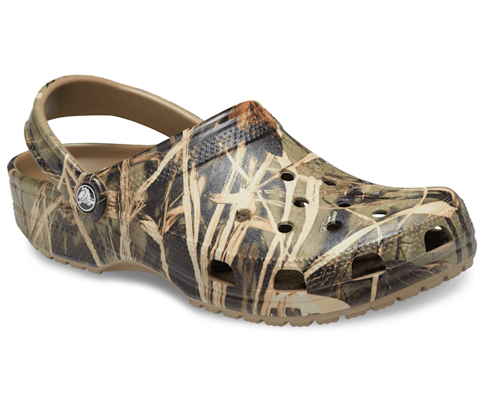 classic realtree v2 crocs