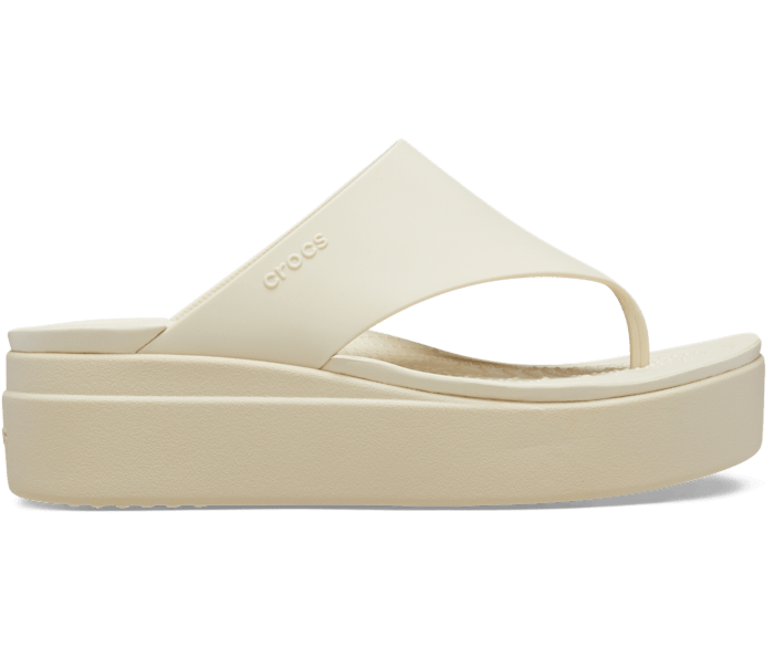 These Croc Brooklyn Wedge Sandals are so cute and comfortable