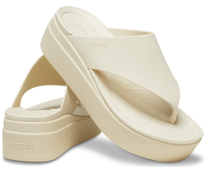 These Croc Brooklyn Wedge Sandals are so cute and comfortable