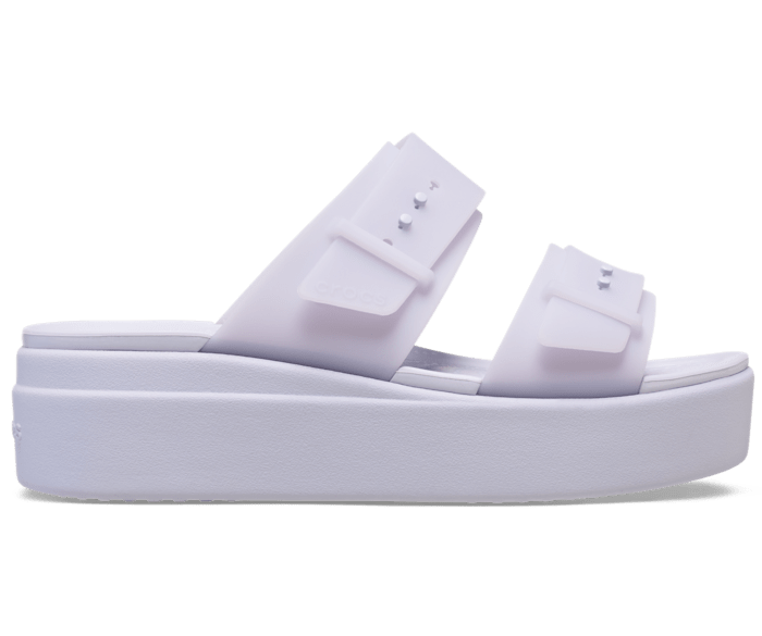 missing Brooklyn Buckle Frosted Low Wedge - Côté - Crocs