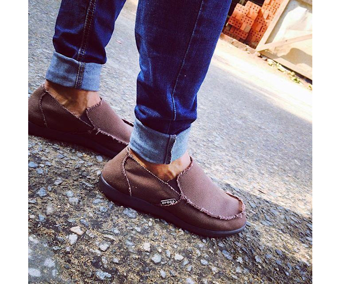 Crocs santa cruz slip on 2025