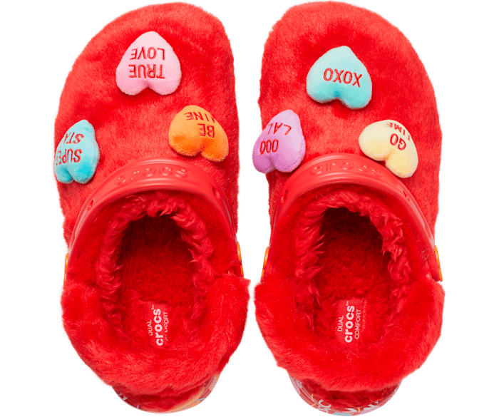 Red shop fur crocs