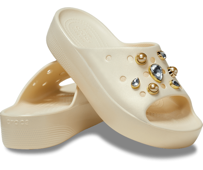 Crocs discount with pearls