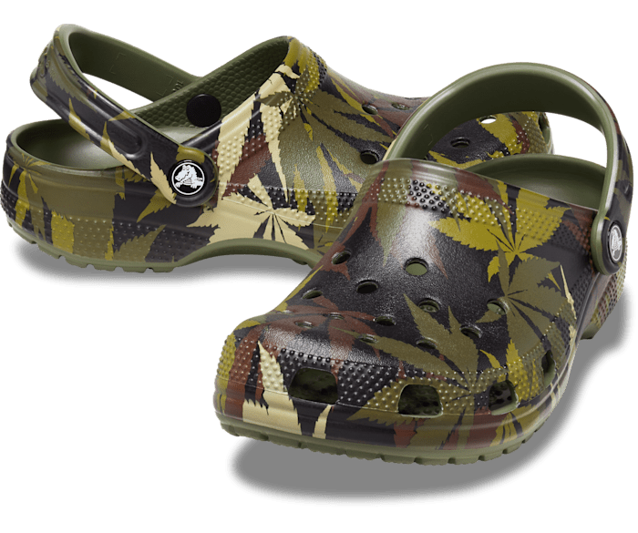 Camo crocs 2025