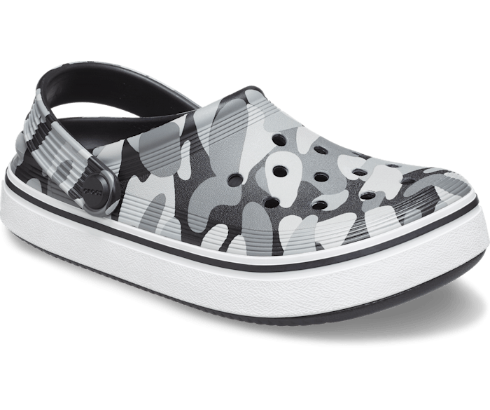 Youth camo crocs size 5 deals