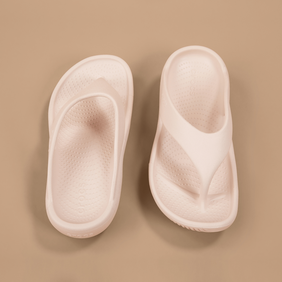 Quartz Women’s Mellow Recovery Flip - Pair - Crocs