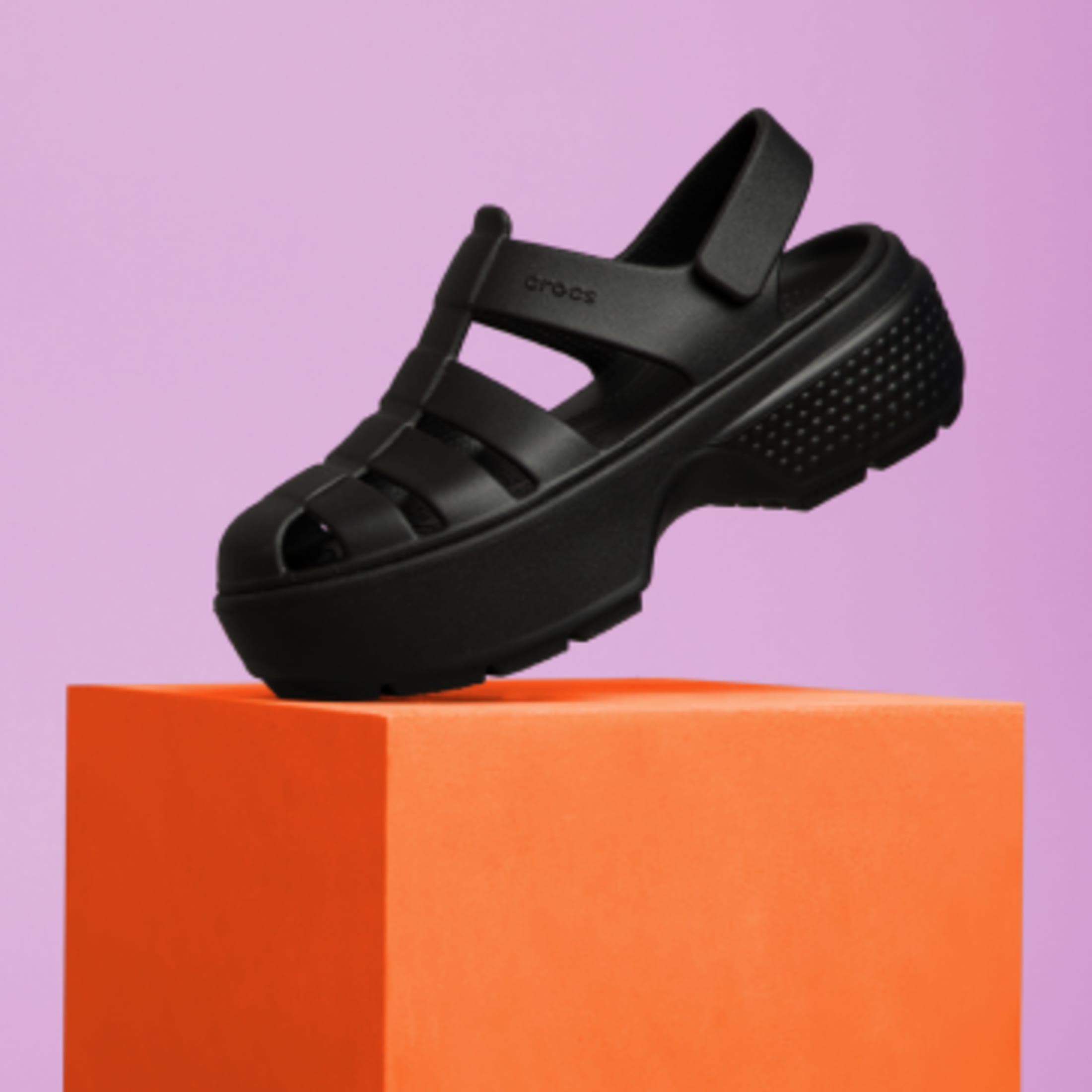 Crocs ladies walking sandals discount