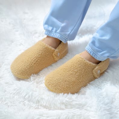 クロックス 冬用 ボア付ライナー防寒靴&モコモコブーツ｜Crocs公式